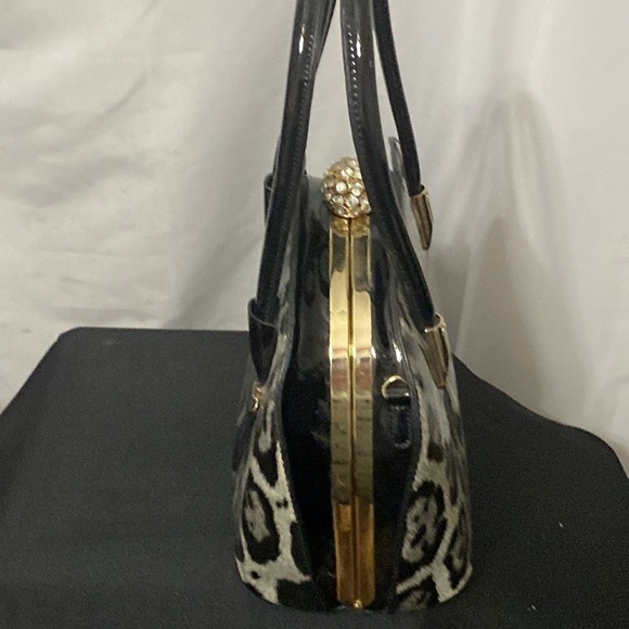 UNBRANDED MOB WIFE PURSE BIG STUDDED CLOSURE NEW SHOULDER STRAP Leopard Print - Picture 13 of 15